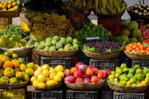 פירות וירקות בשוק